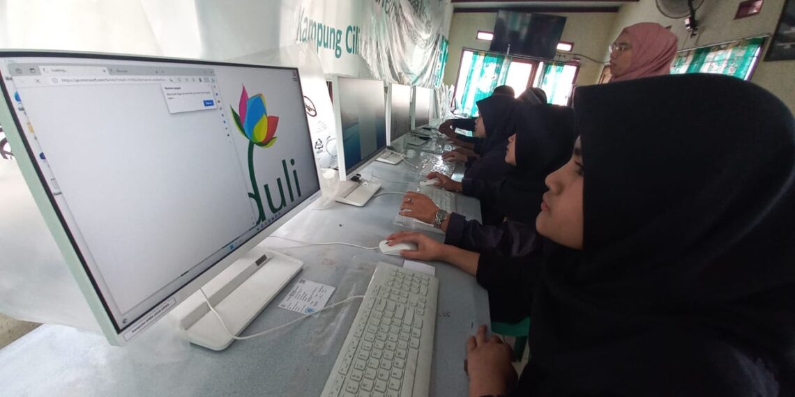 Kompetensi IT Murid di PKBM Bina Bangsa Berkarakter Meningkat, Bantuan PLN Terbukti Bermanfaat