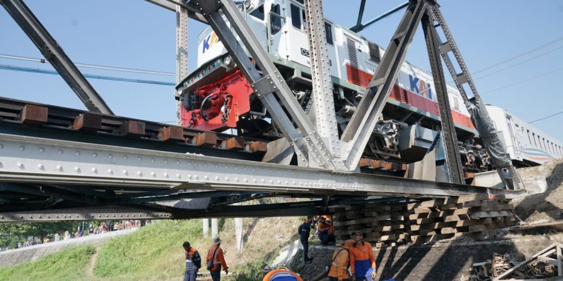 Proses Evakuasi Selesai, Jalur Jerakah – Semarang Poncol Normal Kembali