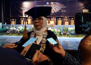 Guru Besar Ilmu Seni Budaya Folklor ISBI Bandung, Prof. Sri Rustianti
