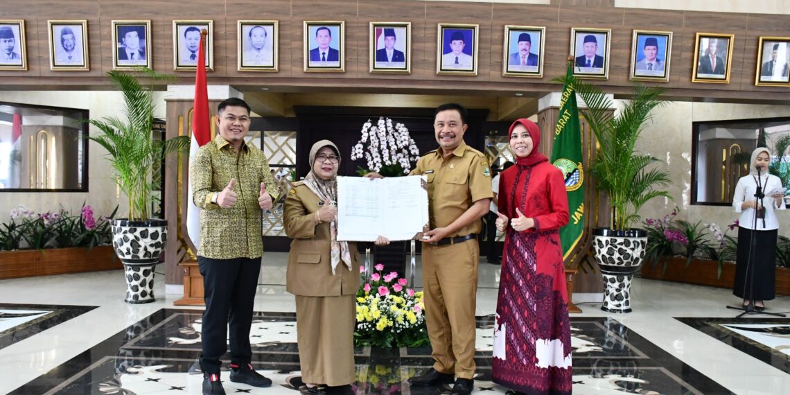 Barnas Adjidin Lanjutkan Tampuk Kepemimpinan Sekretaris DPRD Provinsi Jawa Barat