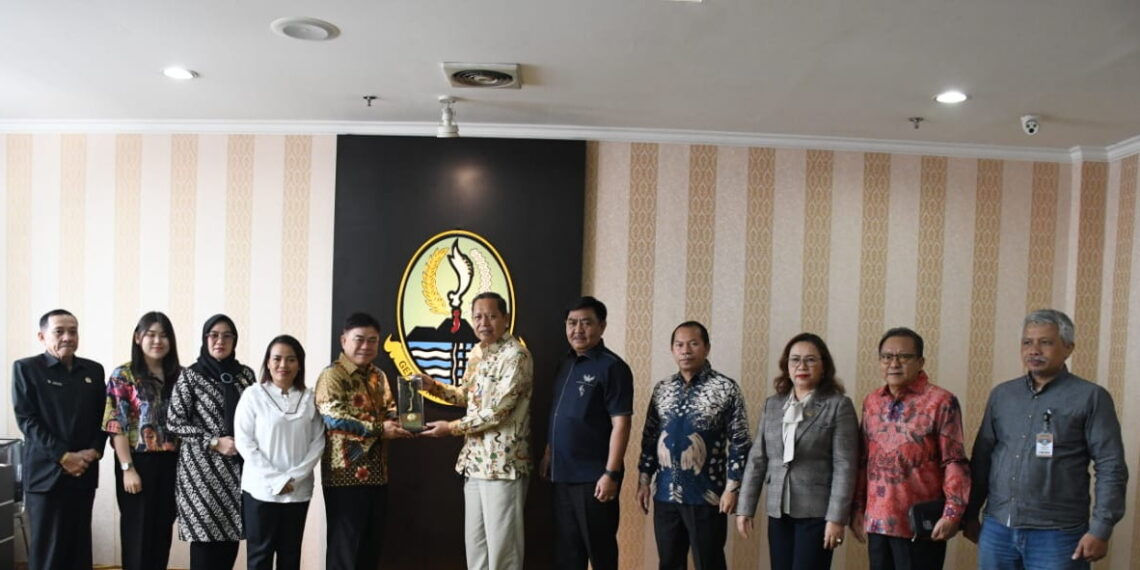 DPRD Jawa Barat Terima Studi Banding Mekanisme Penjadwalan DPRD Provinsi Kalimantan Barat