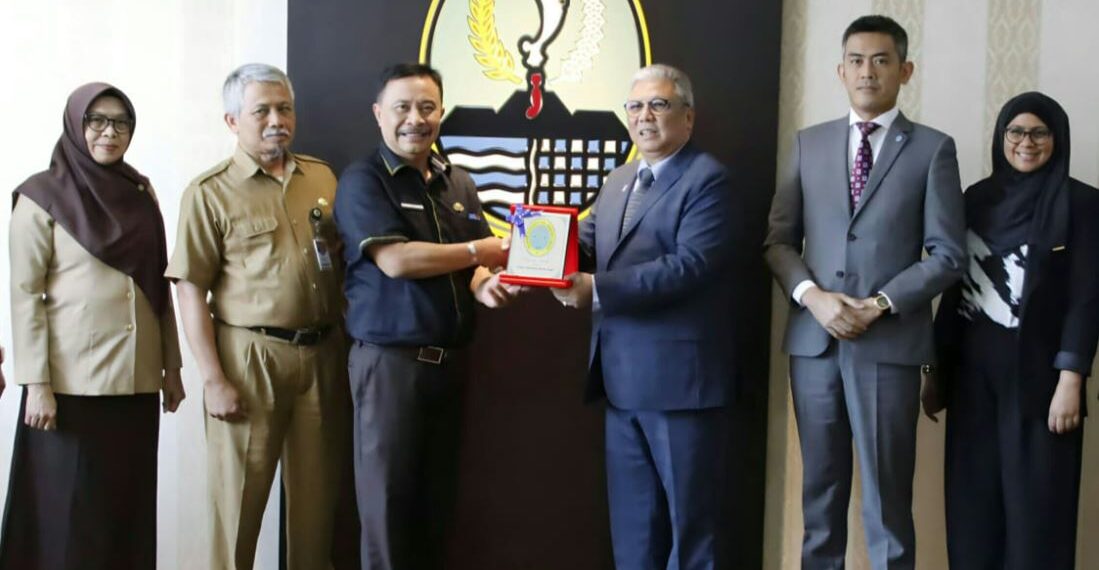 Sekretaris DPRD Jawa Barat Barnas Adjidin Terima Lawatan dari DUN Sabah Malaysia