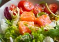 Menu Sehat dan Lezat, Yuk Coba Resep Praktis Salad Salmon di Rumah