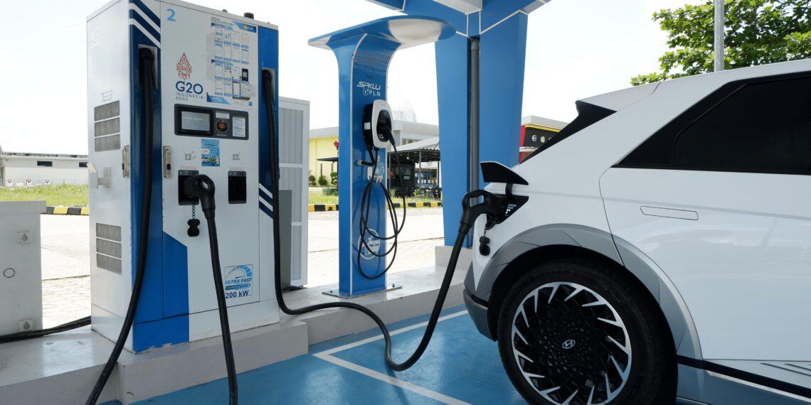 Tambah SPKLU Di Sepanjang Jalur Mudik, Pemerintah Apresiasi Kinerja PLN