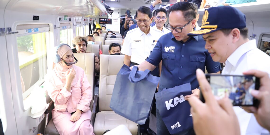 Pastikan Angkutan Lebaran 2024 Aman dan Nyaman, KAI Laksanakan Apel Gelar Pasukan