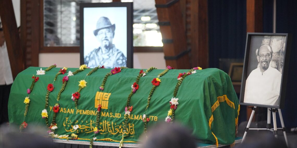 Obituari: Selamat Jalan Seniman Lintas Zaman, Prof. Emeritus Abdul Djalil Pirous