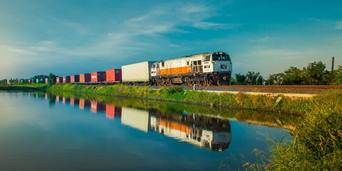 Terus Meningkat, KAI Angkut 15,7 Juta Ton Barang Pada Triwulan I 2024