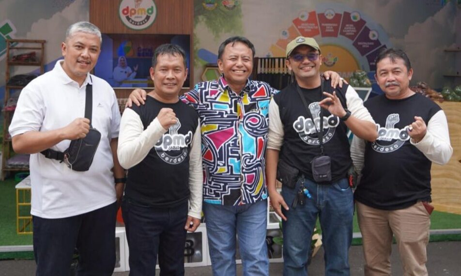 Di West Java Festival 2024, Stand DPMD Jabar Tampilkan Desa Juara