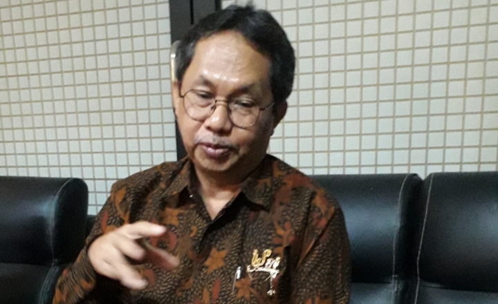 Dekan Fakultas Kebudayaan dan Media, Dr. Cahya Hedy, S.Sn., M.Hum
